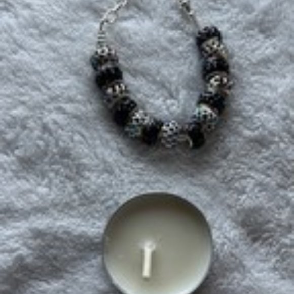 Handcrafted Black and White Rhinestone Bead Bracelet - Picture 3 of 6